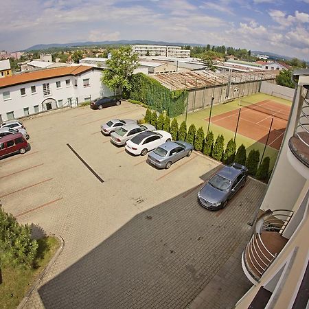 Hotel Eminent Zlaté Moravce Eksteriør bilde