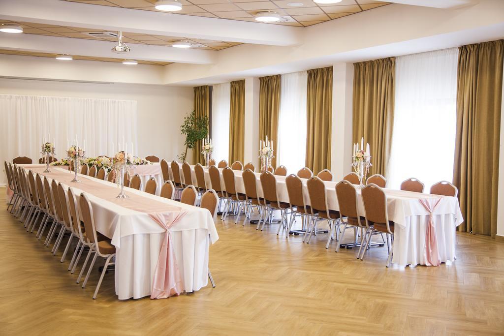 Hotel Eminent Zlaté Moravce Eksteriør bilde